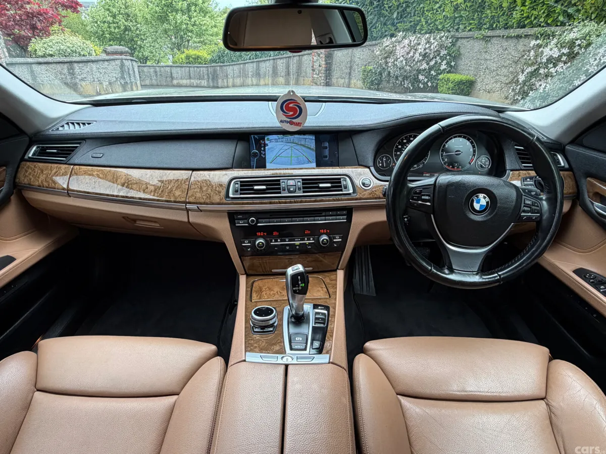 BMW 7-Series Saloon, Petrol, 2010, Silver
