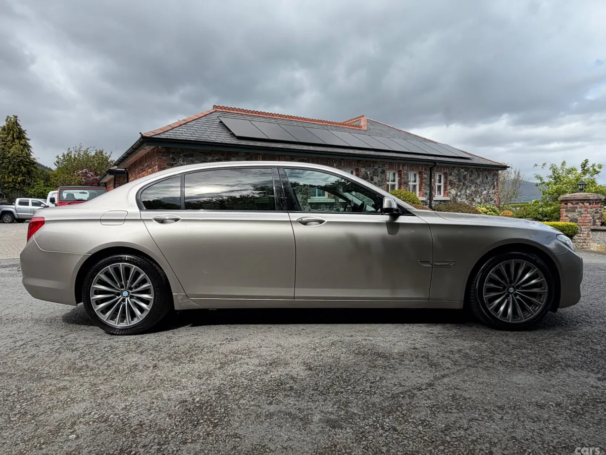 BMW 7-Series Saloon, Petrol, 2010, Silver