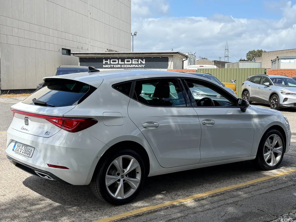 SEAT Leon Hatchback, Petrol Plug-in Hybrid, 2021, White