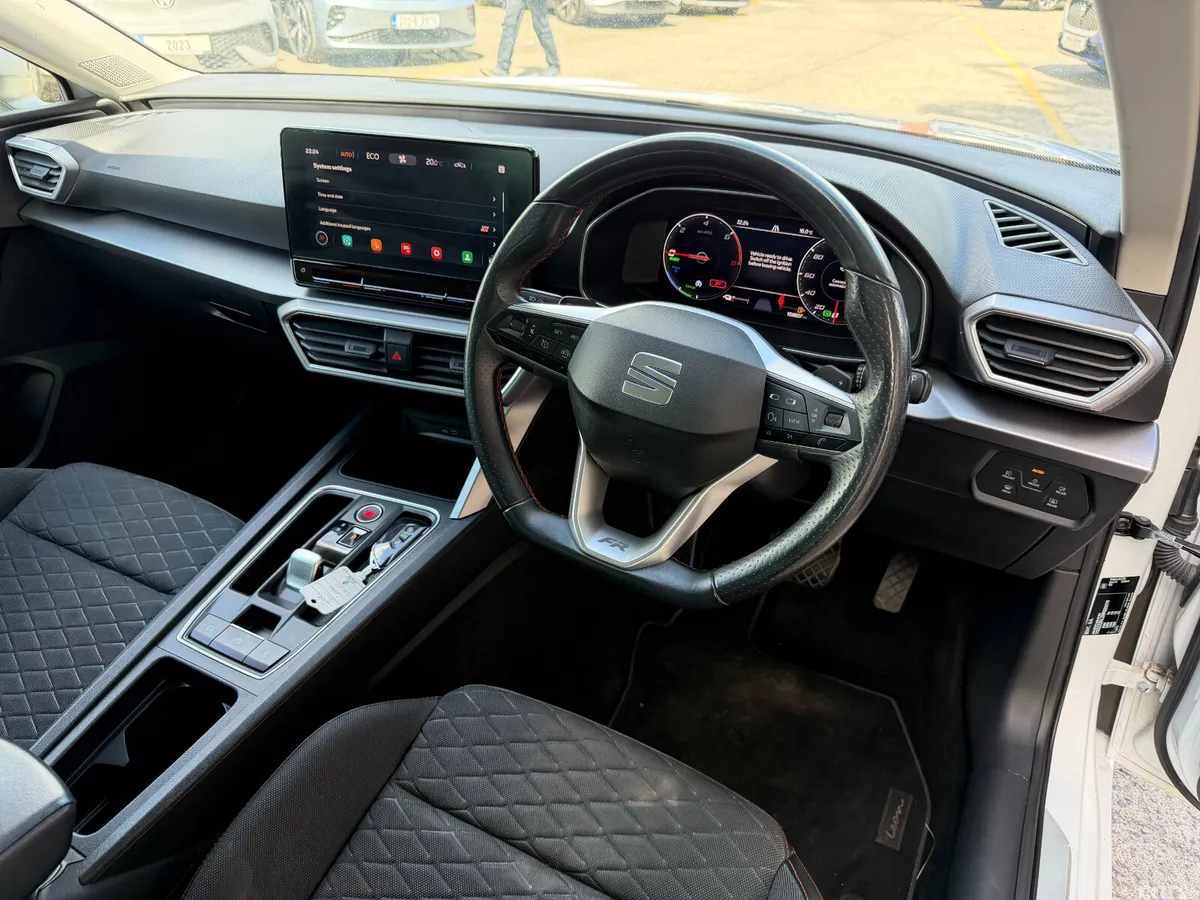 SEAT Leon Hatchback, Petrol Plug-in Hybrid, 2021, White