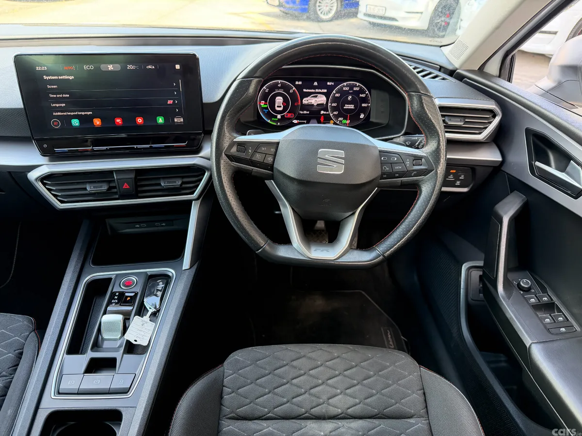 SEAT Leon Hatchback, Petrol Plug-in Hybrid, 2021, White