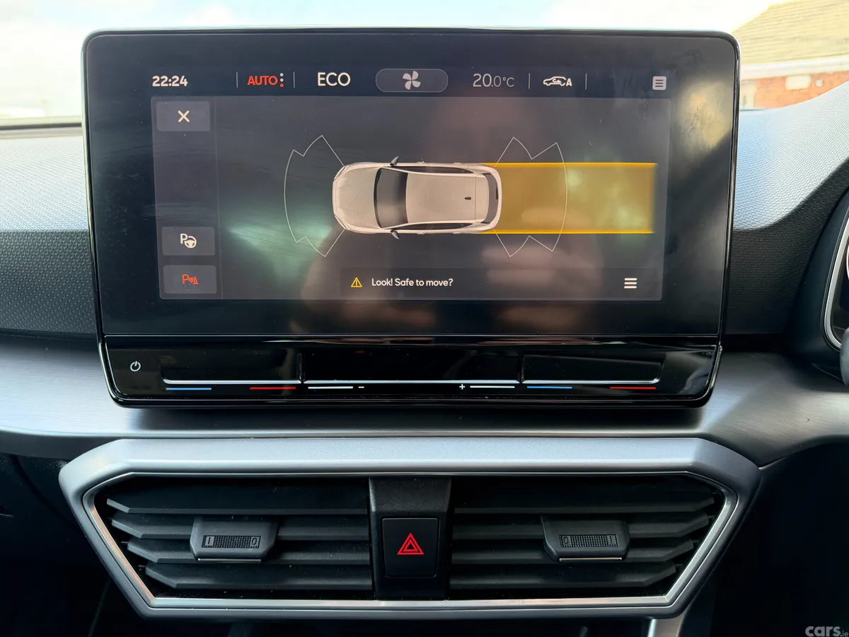 SEAT Leon Hatchback, Petrol Plug-in Hybrid, 2021, White