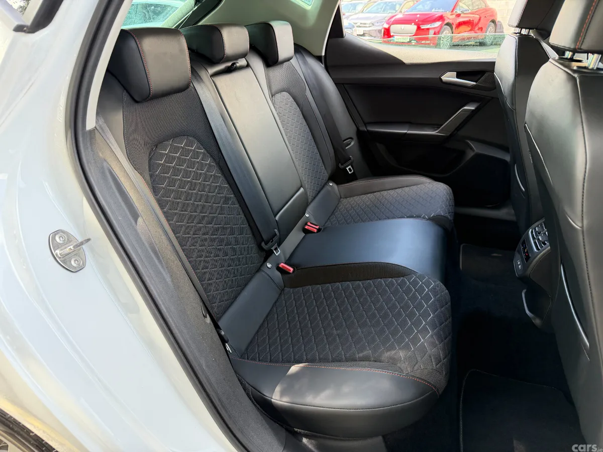 SEAT Leon Hatchback, Petrol Plug-in Hybrid, 2021, White