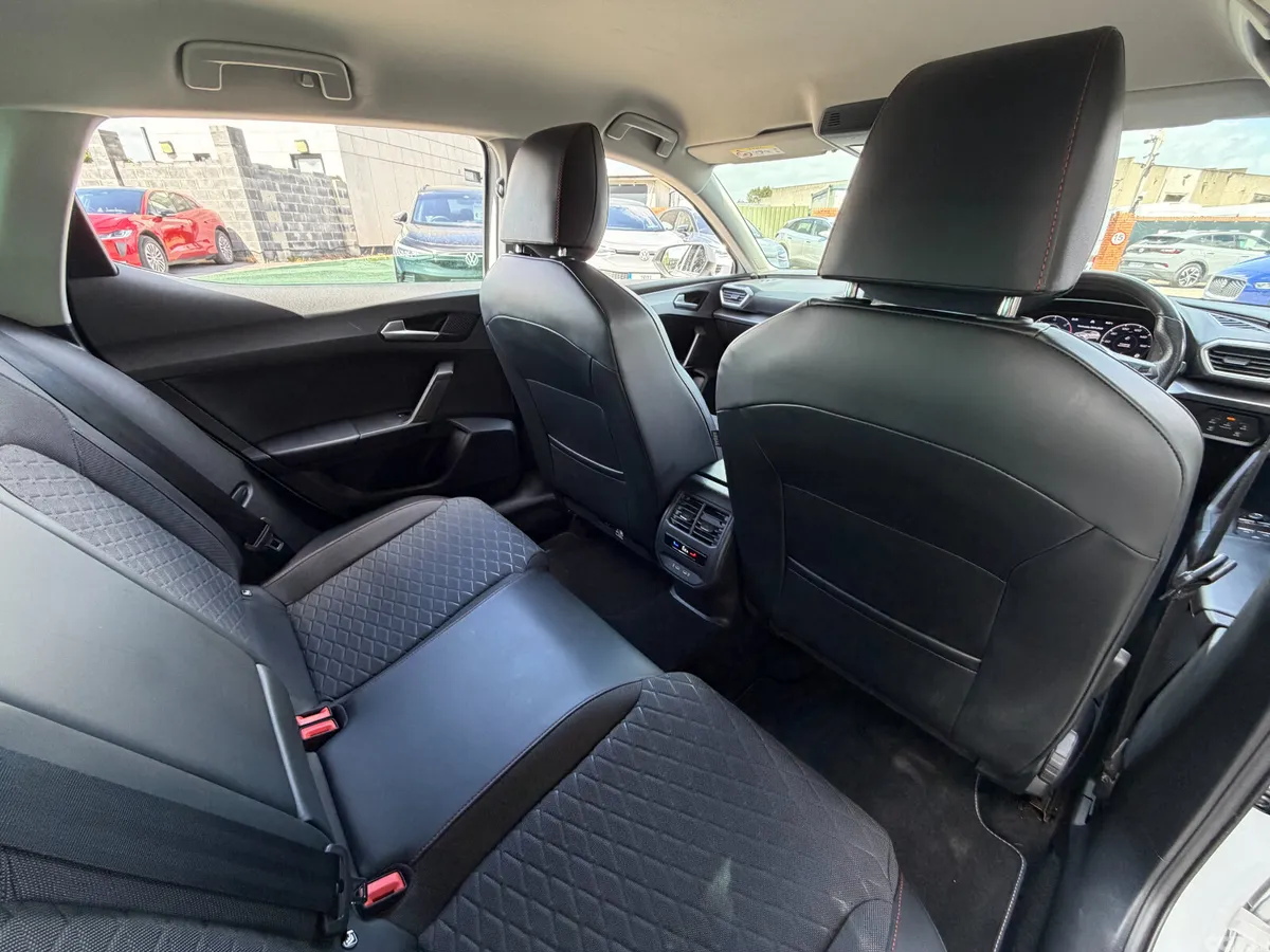 SEAT Leon Hatchback, Petrol Plug-in Hybrid, 2021, White