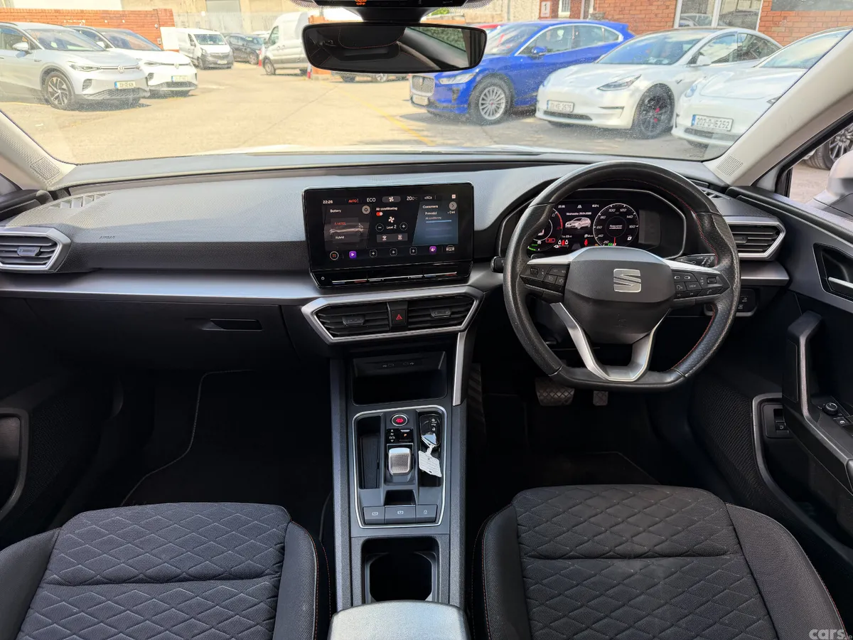 SEAT Leon Hatchback, Petrol Plug-in Hybrid, 2021, White