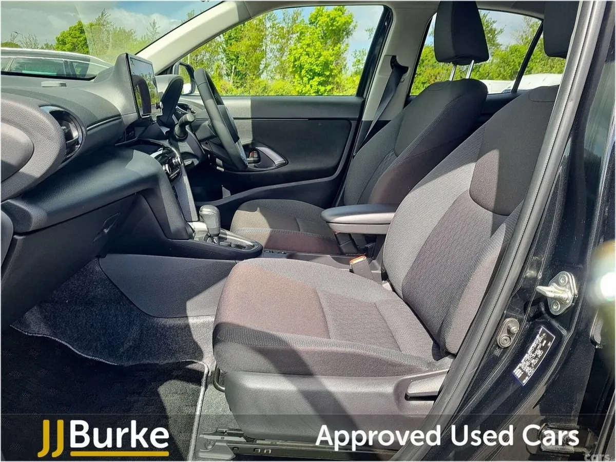Toyota Yaris Hatchback, Petrol, 2024, Black