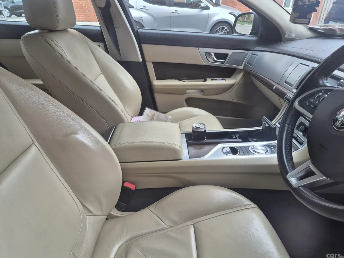 Jaguar XF Saloon, Diesel, 2014, Blue