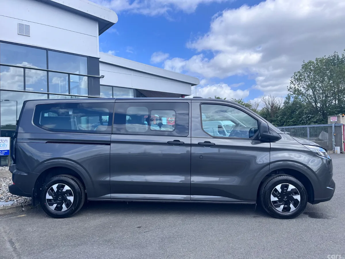 Ford Tourneo Custom MPV, Petrol Plug-in Hybrid, 2027, Grey