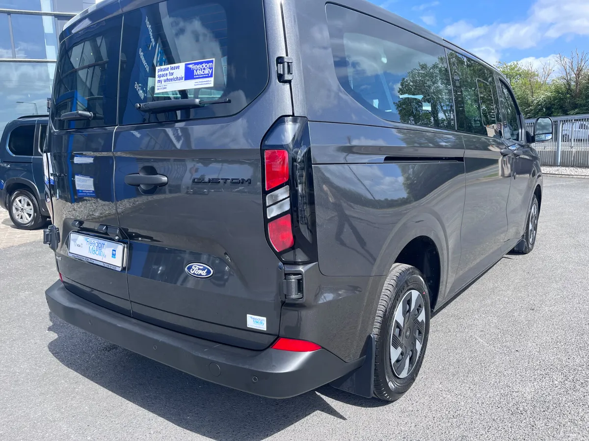Ford Tourneo Custom MPV, Petrol Plug-in Hybrid, 2027, Grey
