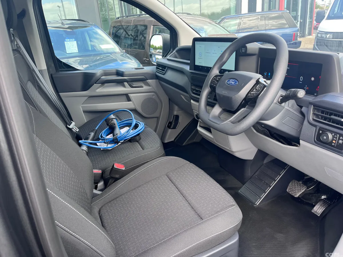 Ford Tourneo Custom MPV, Petrol Plug-in Hybrid, 2027, Grey