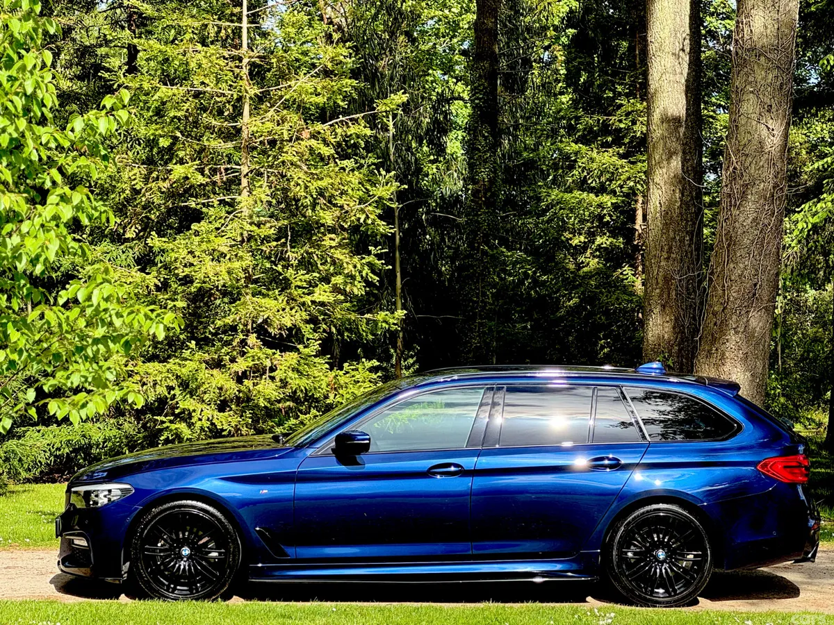 BMW 5-Series Estate, Diesel, 2019, Blue
