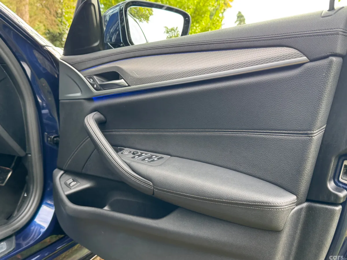 BMW 5-Series Estate, Diesel, 2019, Blue