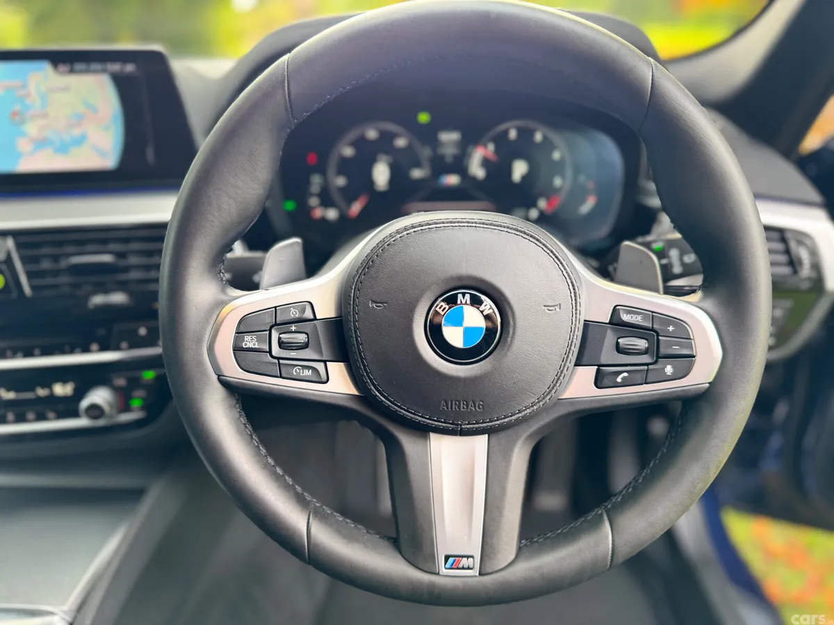 BMW 5-Series Estate, Diesel, 2019, Blue
