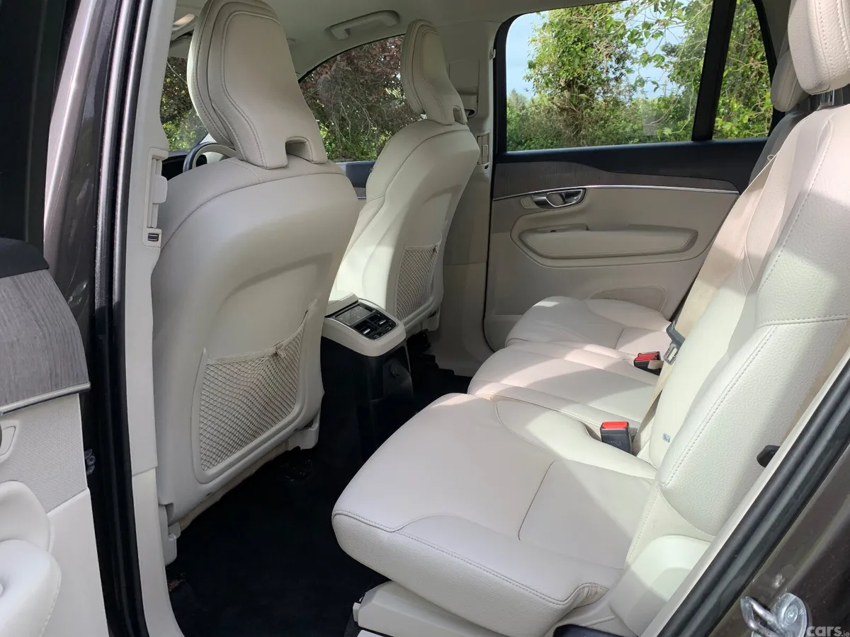 Volvo XC90 SUV, Petrol Plug-in Hybrid, 2023, Grey