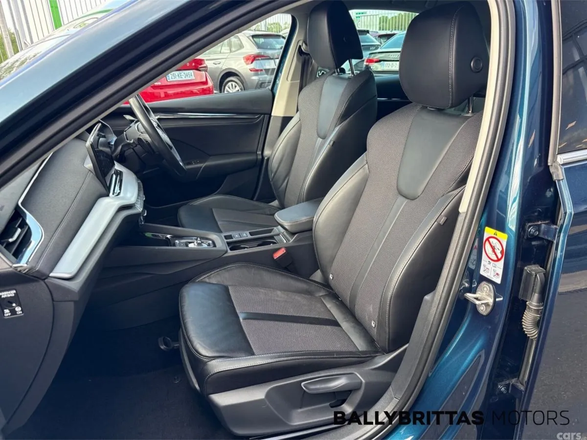 Skoda Octavia Saloon, Diesel, 2024, Blue