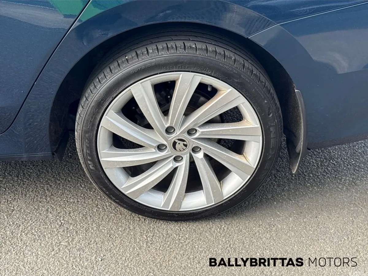 Skoda Octavia Saloon, Diesel, 2024, Blue