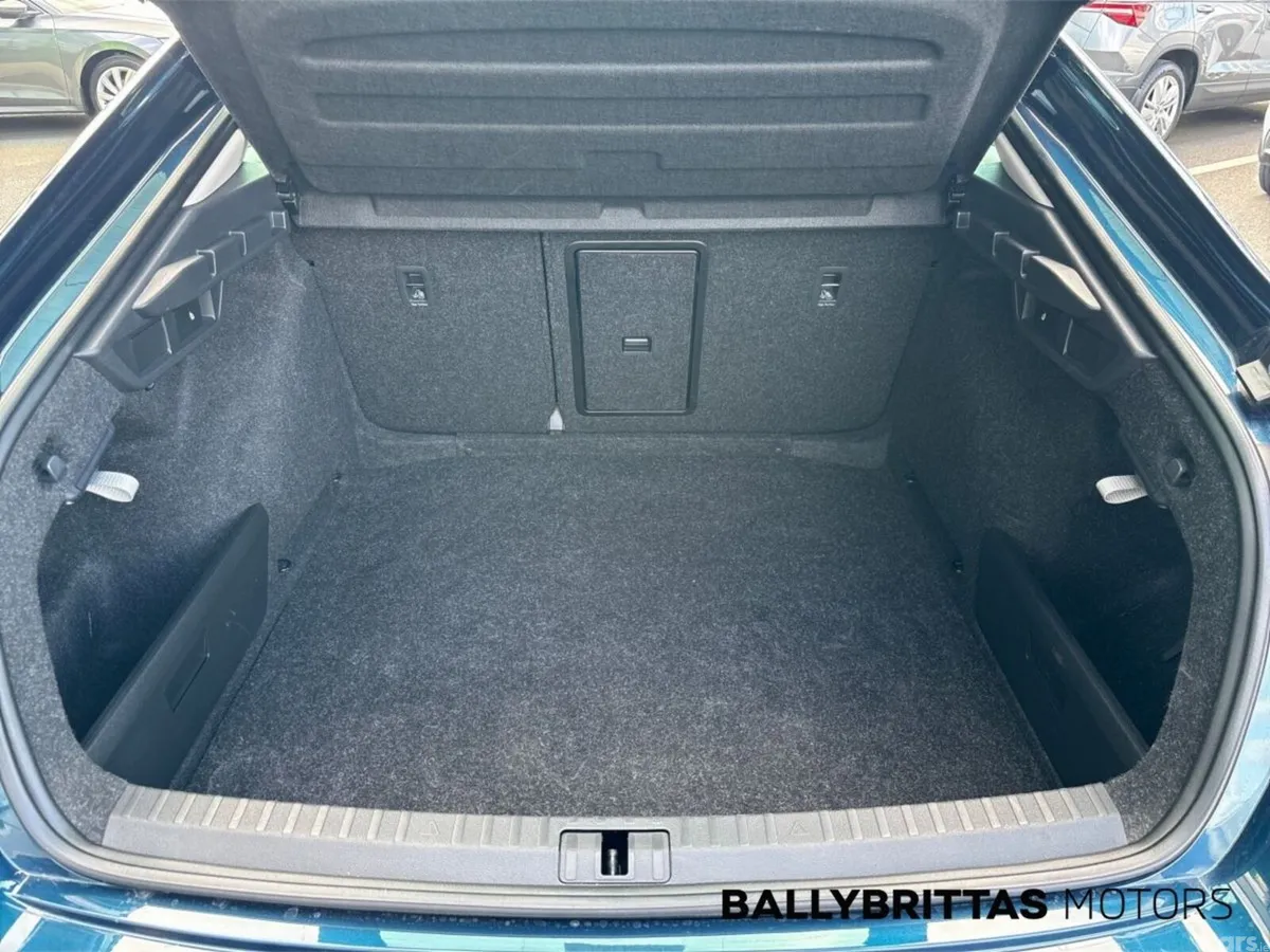 Skoda Octavia Saloon, Diesel, 2024, Blue