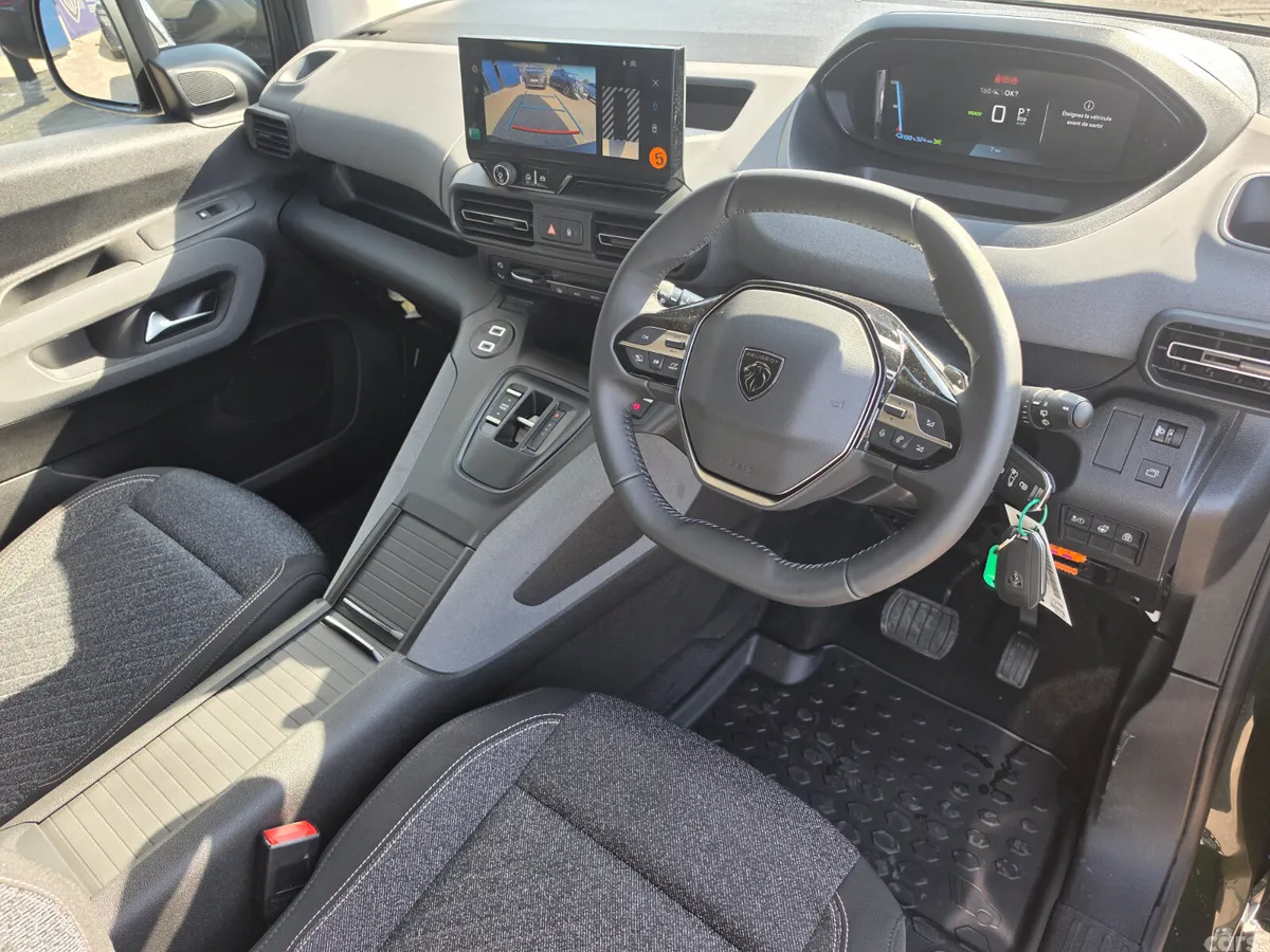 Peugeot e-Rifter MPV, Electric, 2026, Green