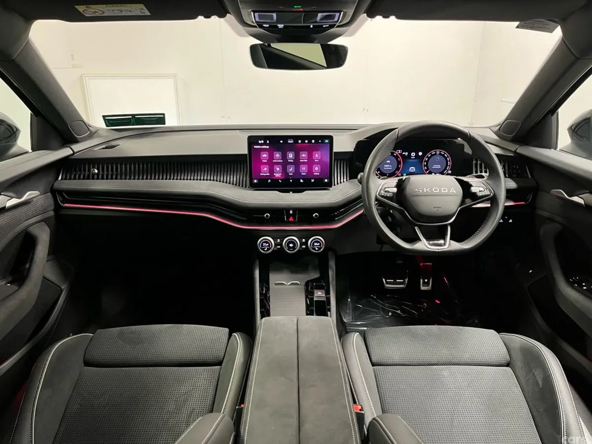 Skoda Superb Saloon, Diesel, 2025, Black
