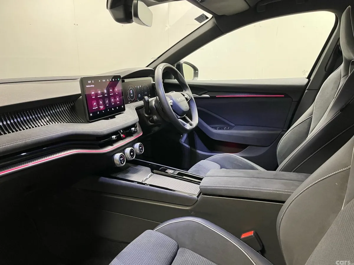 Skoda Superb Saloon, Diesel, 2025, Black