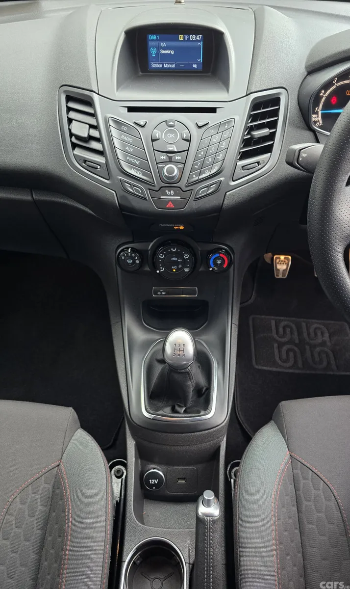Ford Fiesta Hatchback, Petrol, 2017, Red
