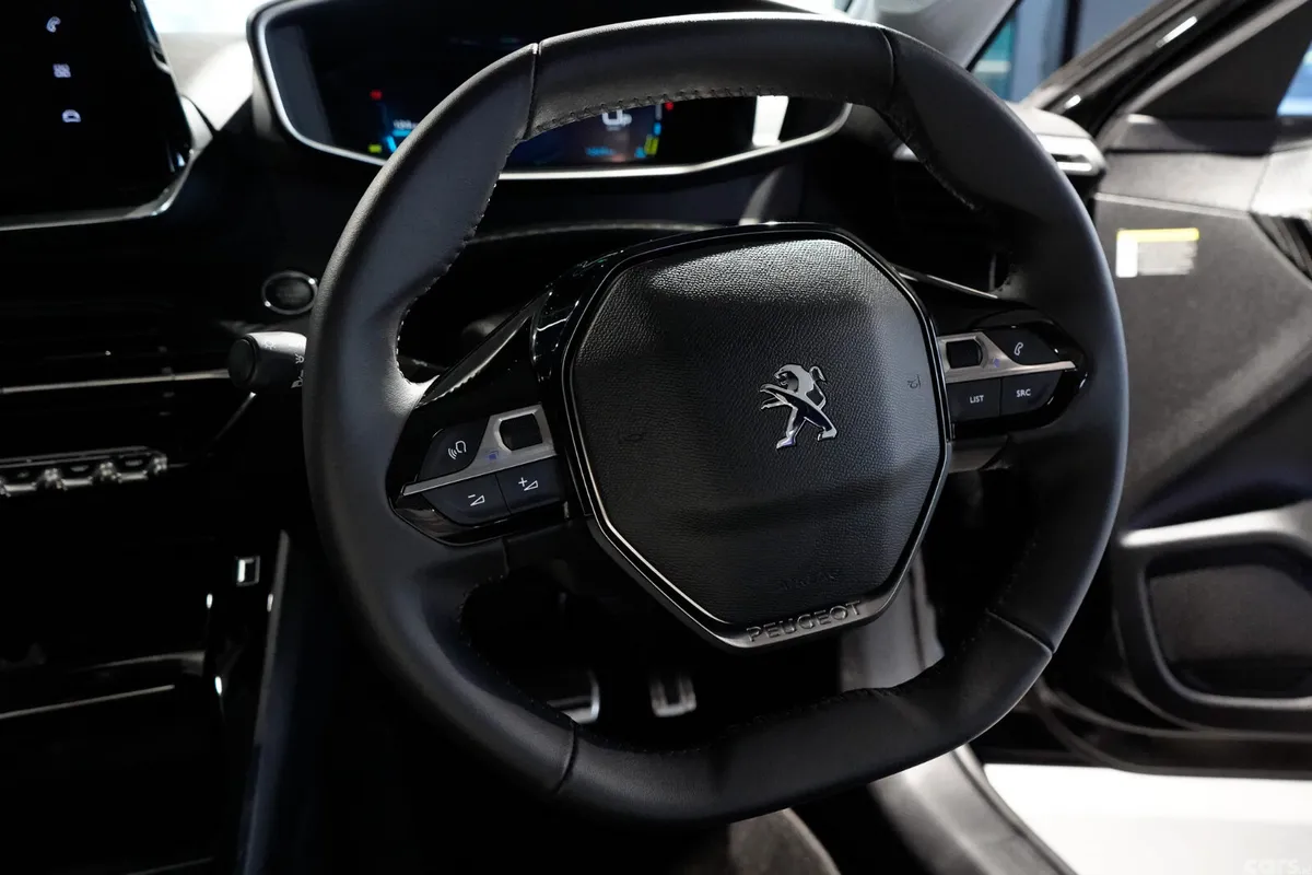 Peugeot 208 Hatchback, Electric, 2023, Black