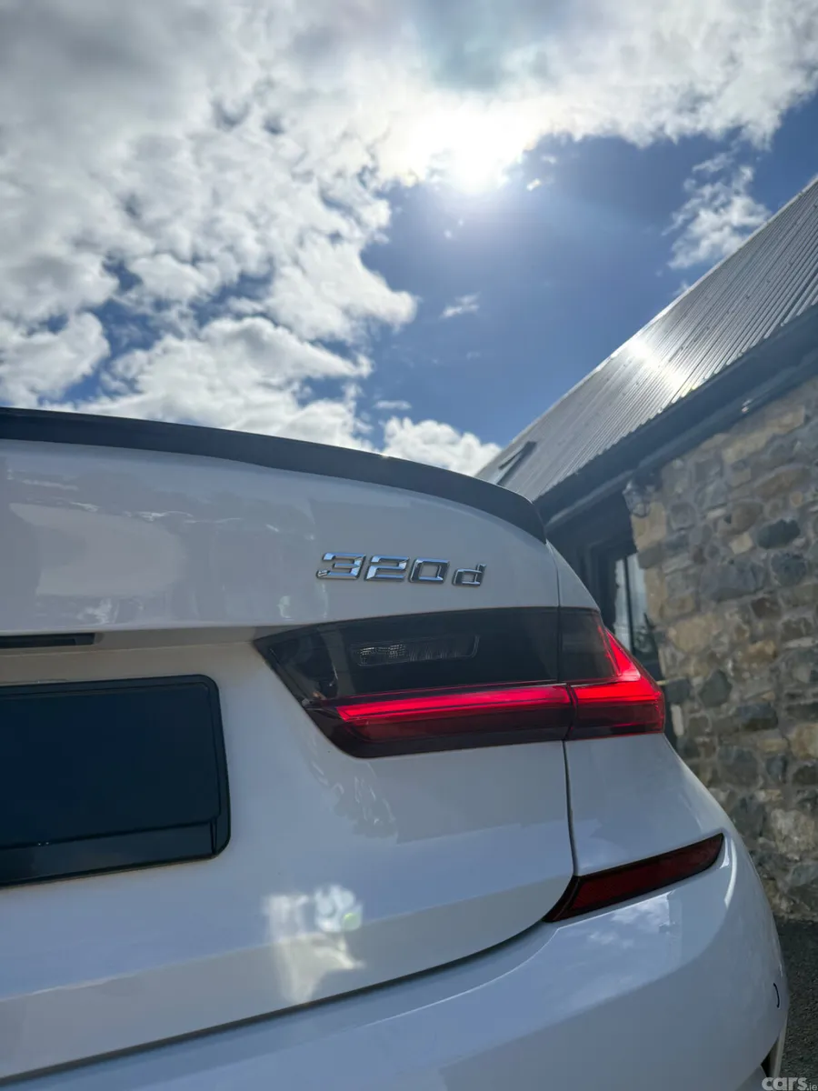 BMW 3-Series Saloon, Diesel, 2019, White