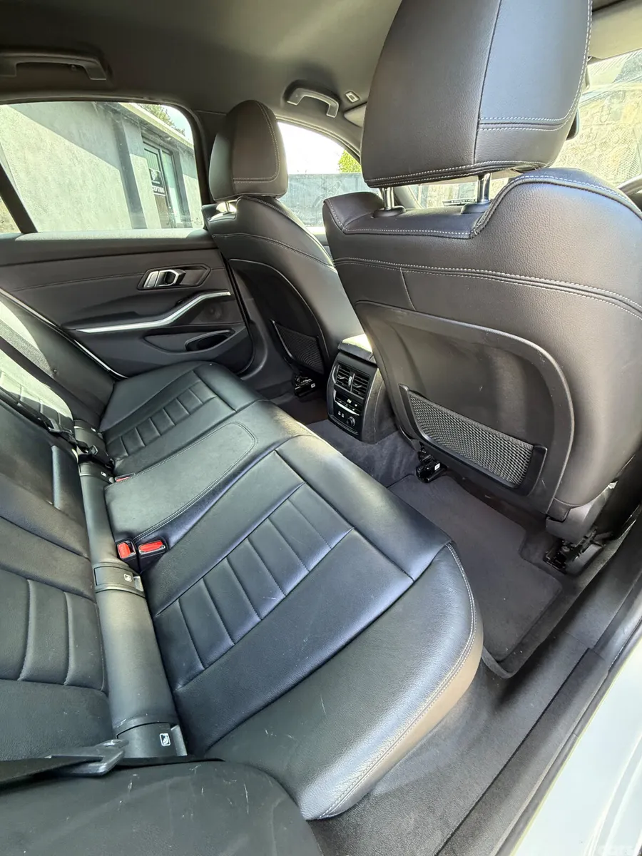 BMW 3-Series Saloon, Diesel, 2019, White