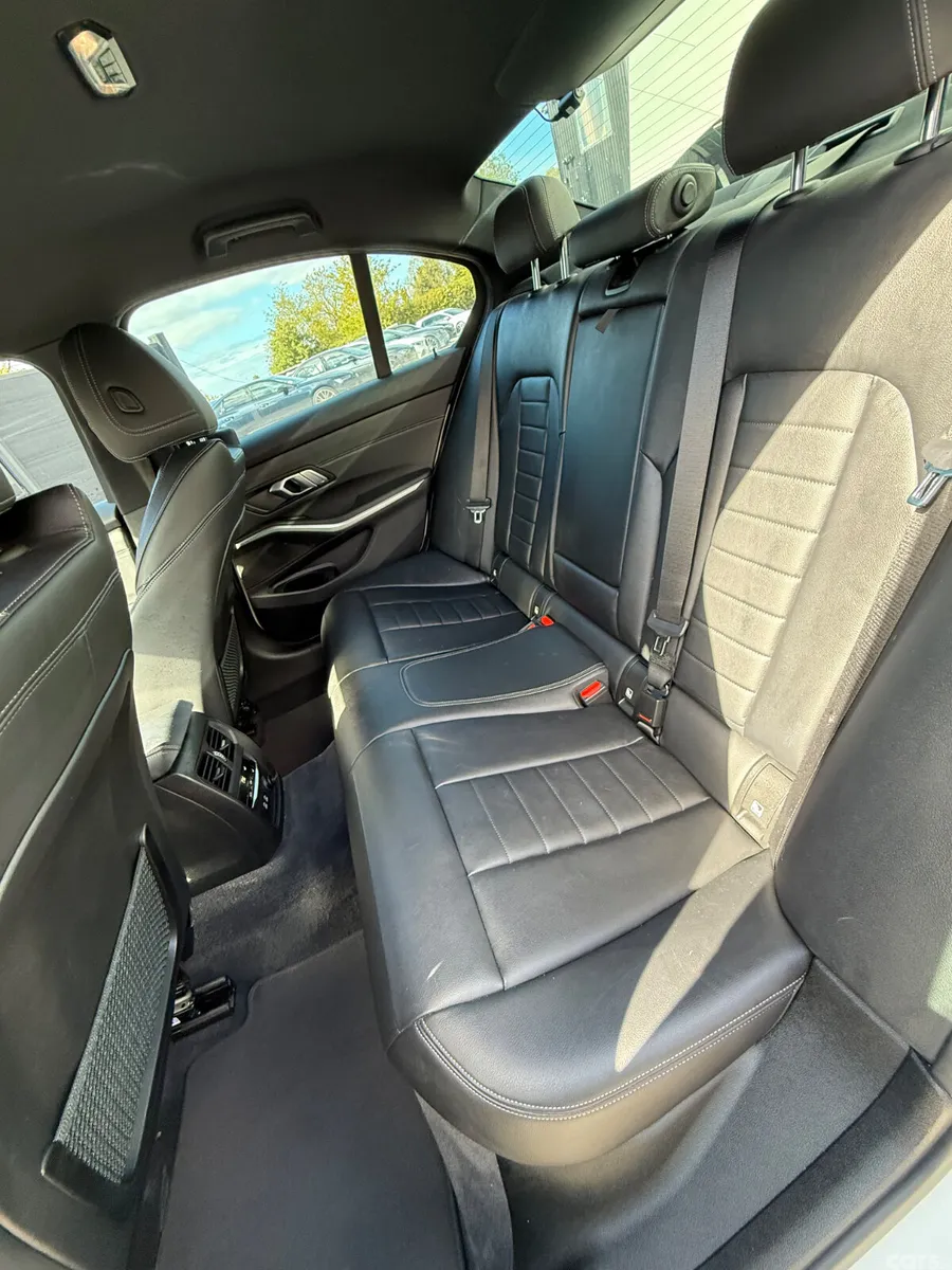 BMW 3-Series Saloon, Diesel, 2019, White