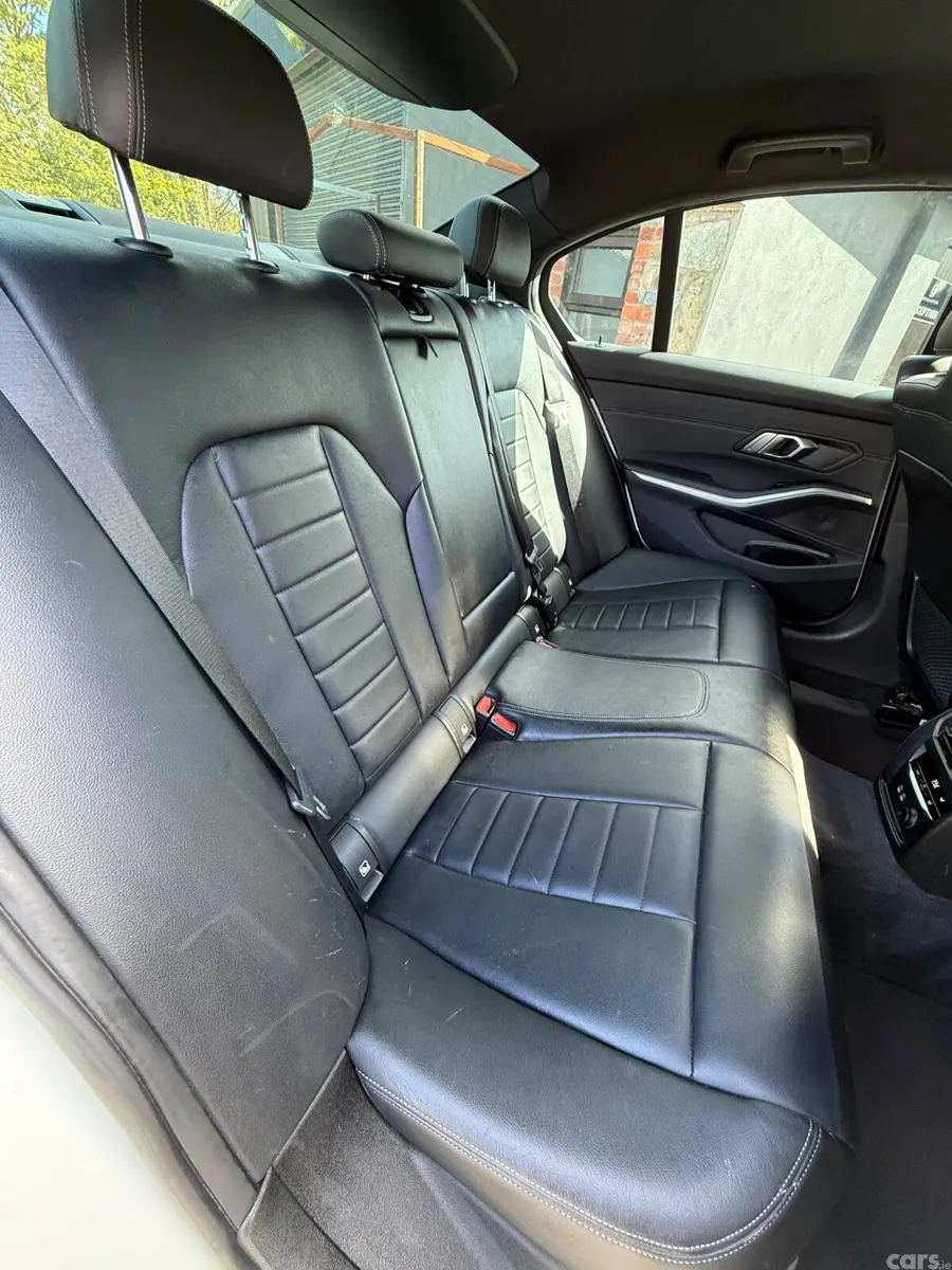 BMW 3-Series Saloon, Diesel, 2019, White
