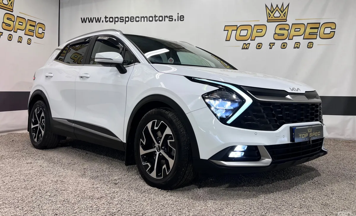 Kia Sportage SUV, Diesel Hybrid, 2023, White