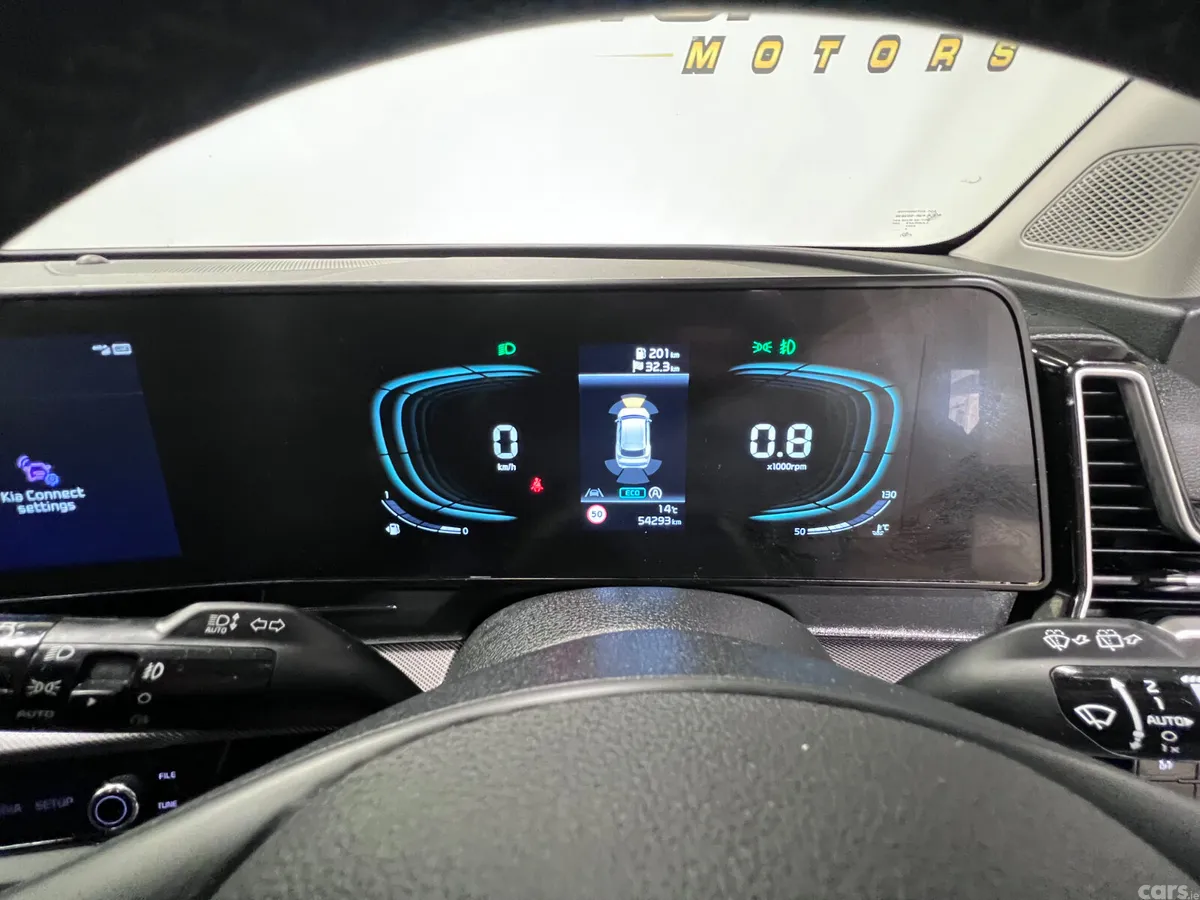 Kia Sportage SUV, Diesel Hybrid, 2023, White