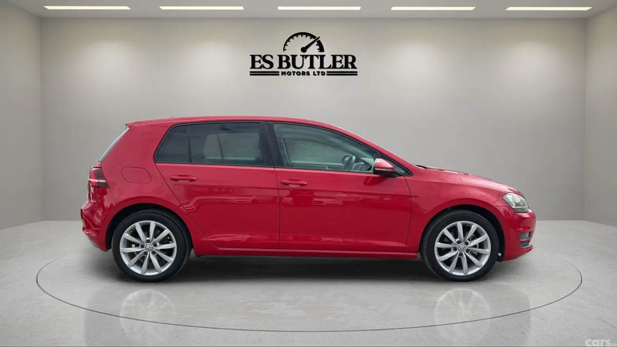 Volkswagen Golf Hatchback, Petrol, 2017, Red
