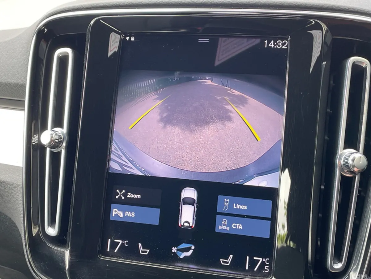 Volvo XC40 SUV, Petrol Plug-in Hybrid, 2023, Grey