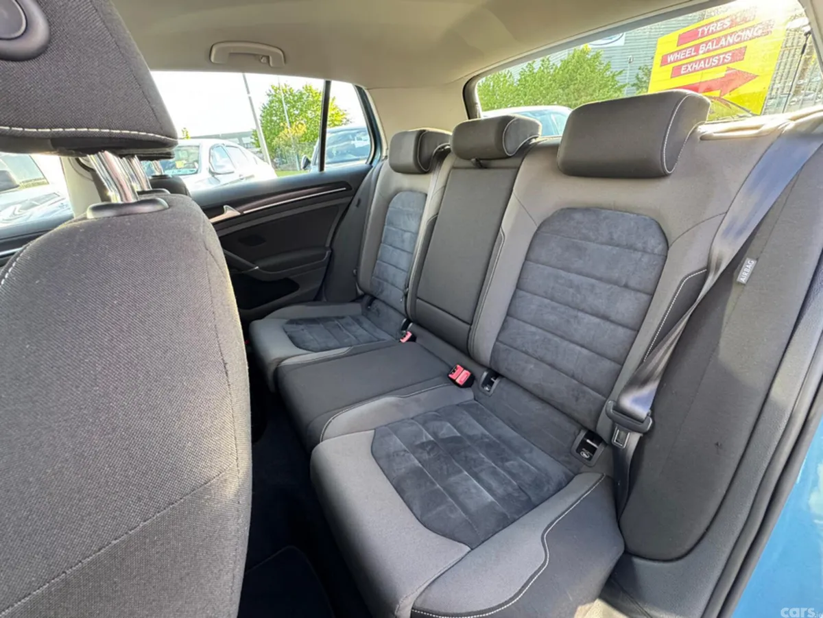 Volkswagen Golf Hatchback, Petrol, 2013, Blue