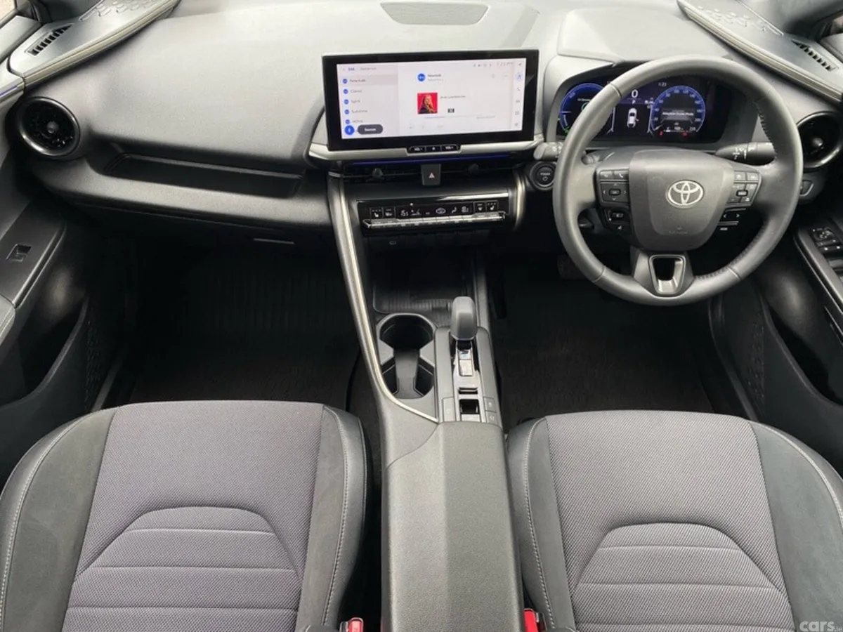 Toyota C-HR SUV, Petrol Hybrid, 2024, Grey