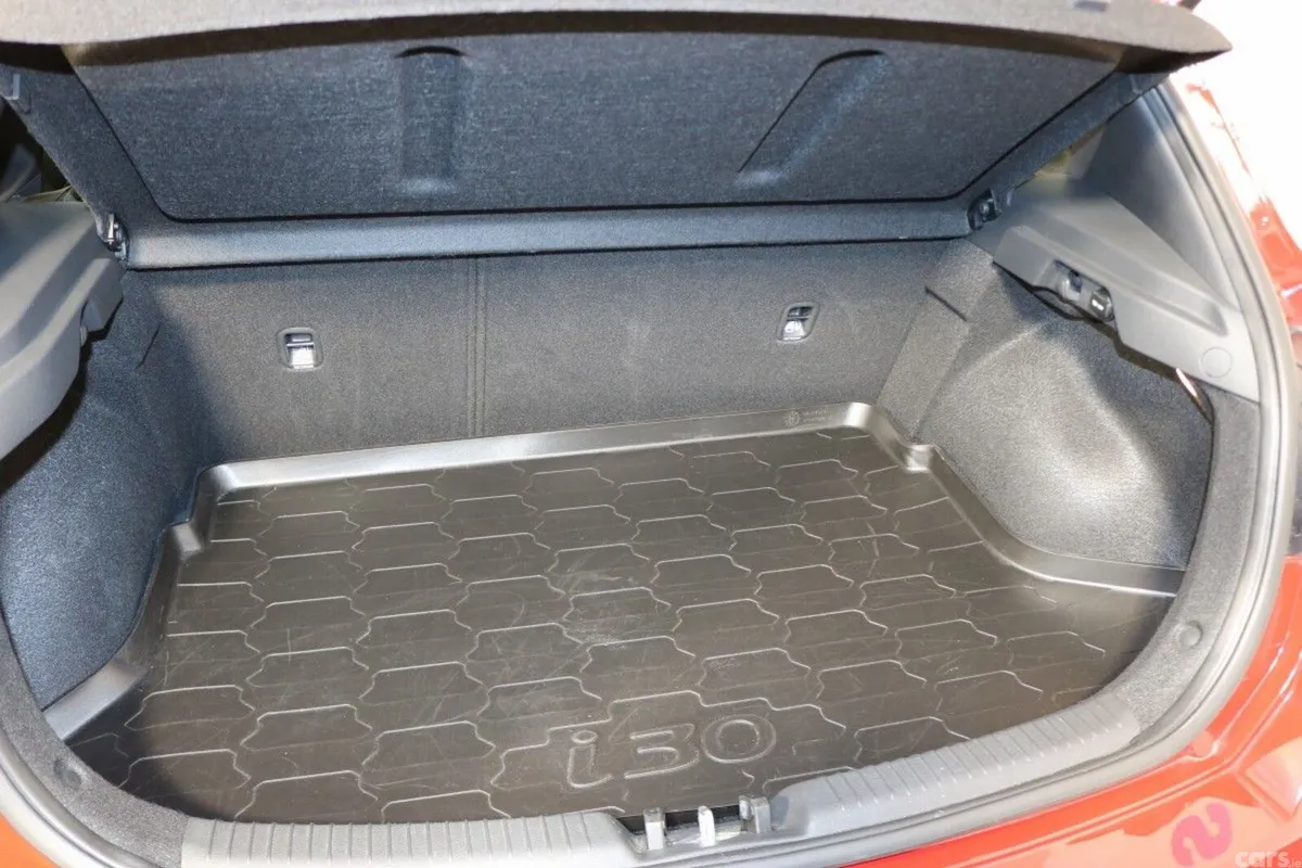 Hyundai i30 Hatchback, Petrol, 2025, Red