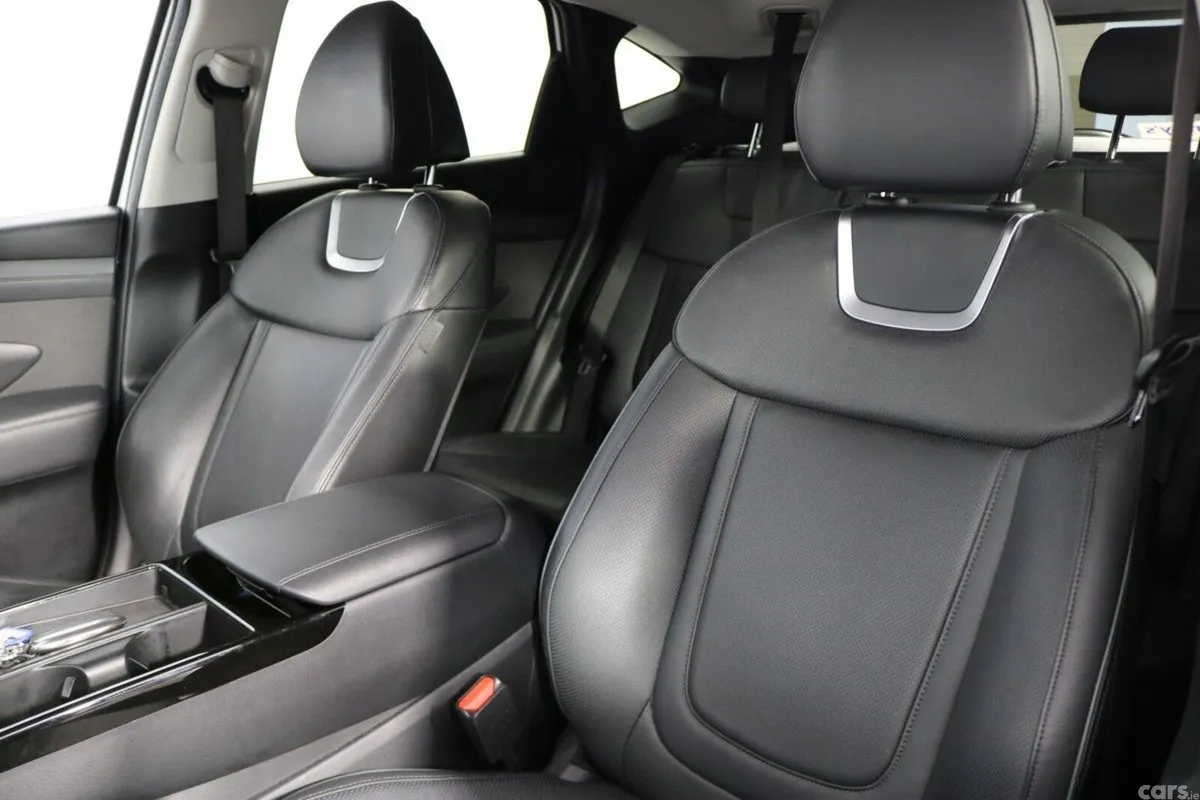 Hyundai Tucson SUV, Petrol Hybrid, 2025, White