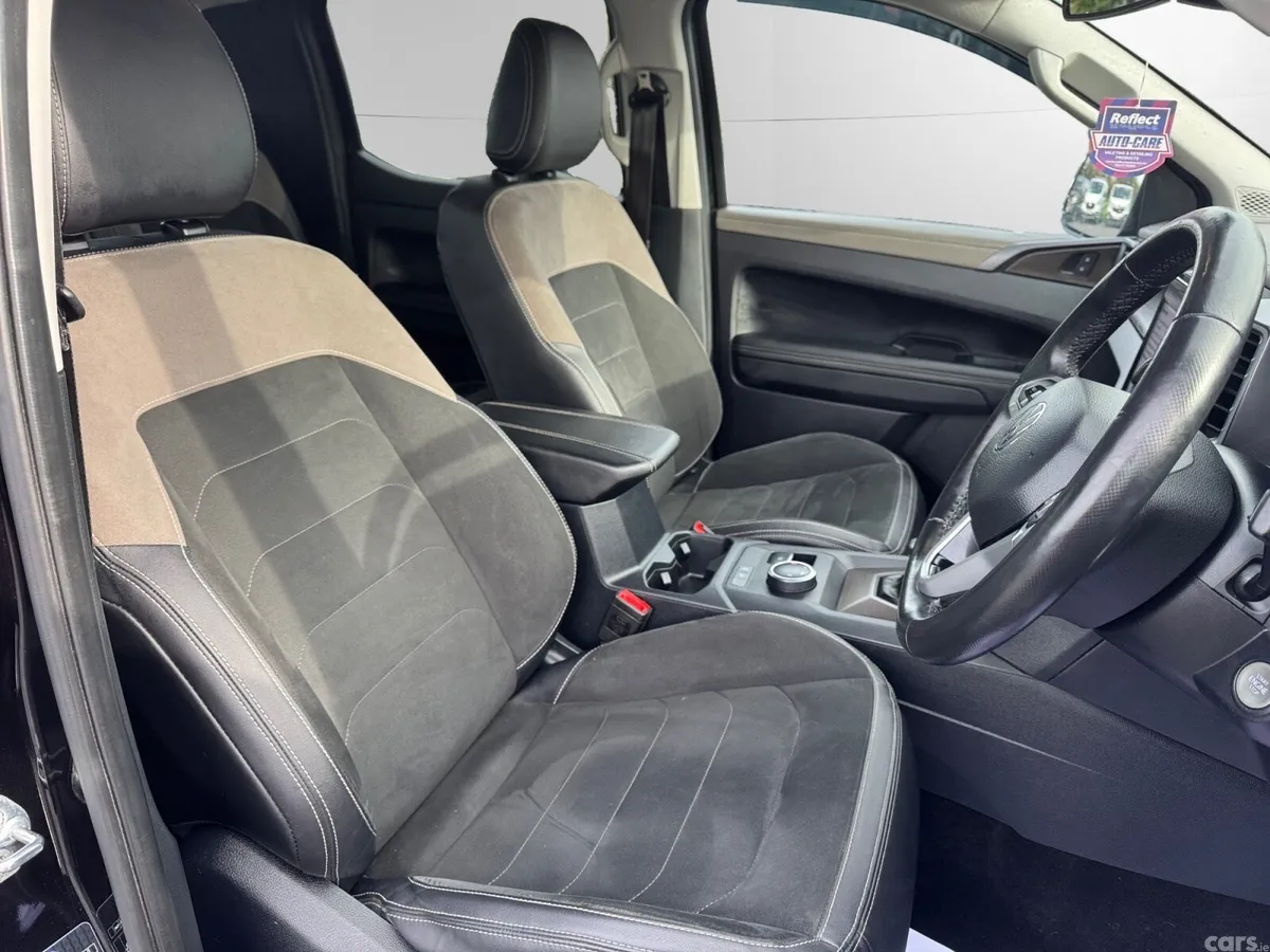 Volkswagen Amarok Pick Up, Diesel, 2025, Black