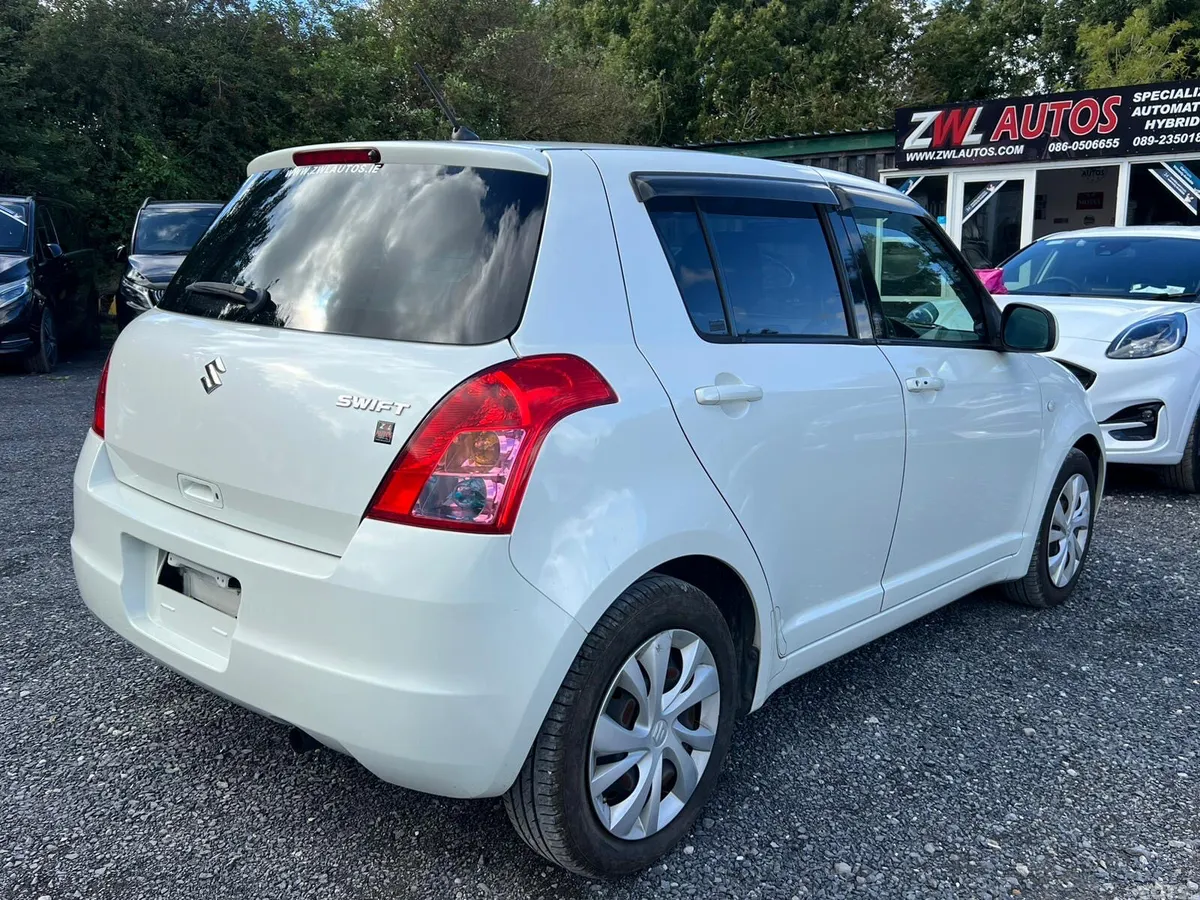 Suzuki Swift Hatchback, Petrol, 2010, White