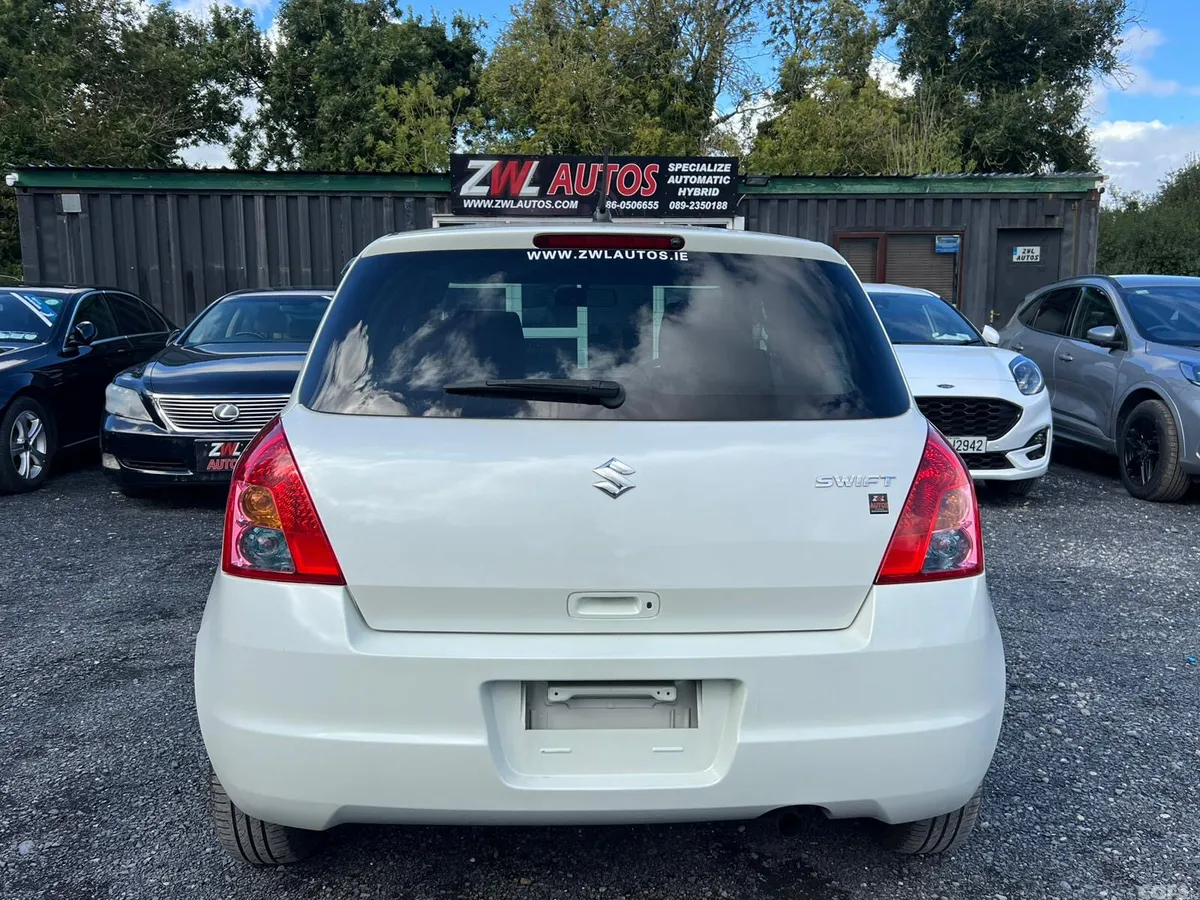 Suzuki Swift Hatchback, Petrol, 2010, White
