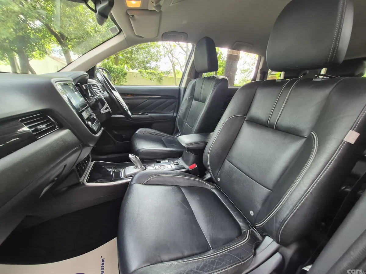 Mitsubishi Outlander SUV, Petrol Plug-in Hybrid, 2018, Grey