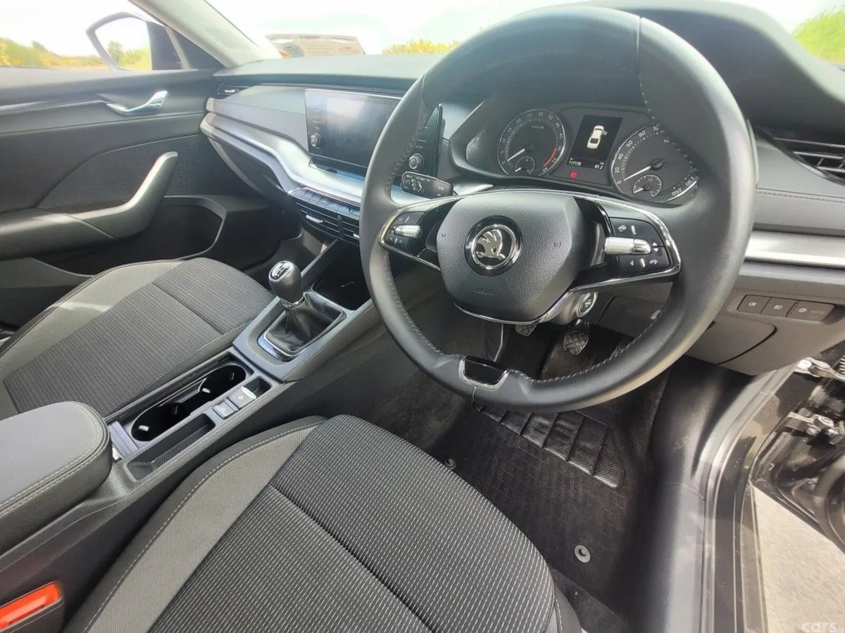 Skoda Octavia Saloon, Diesel, 2024, Black