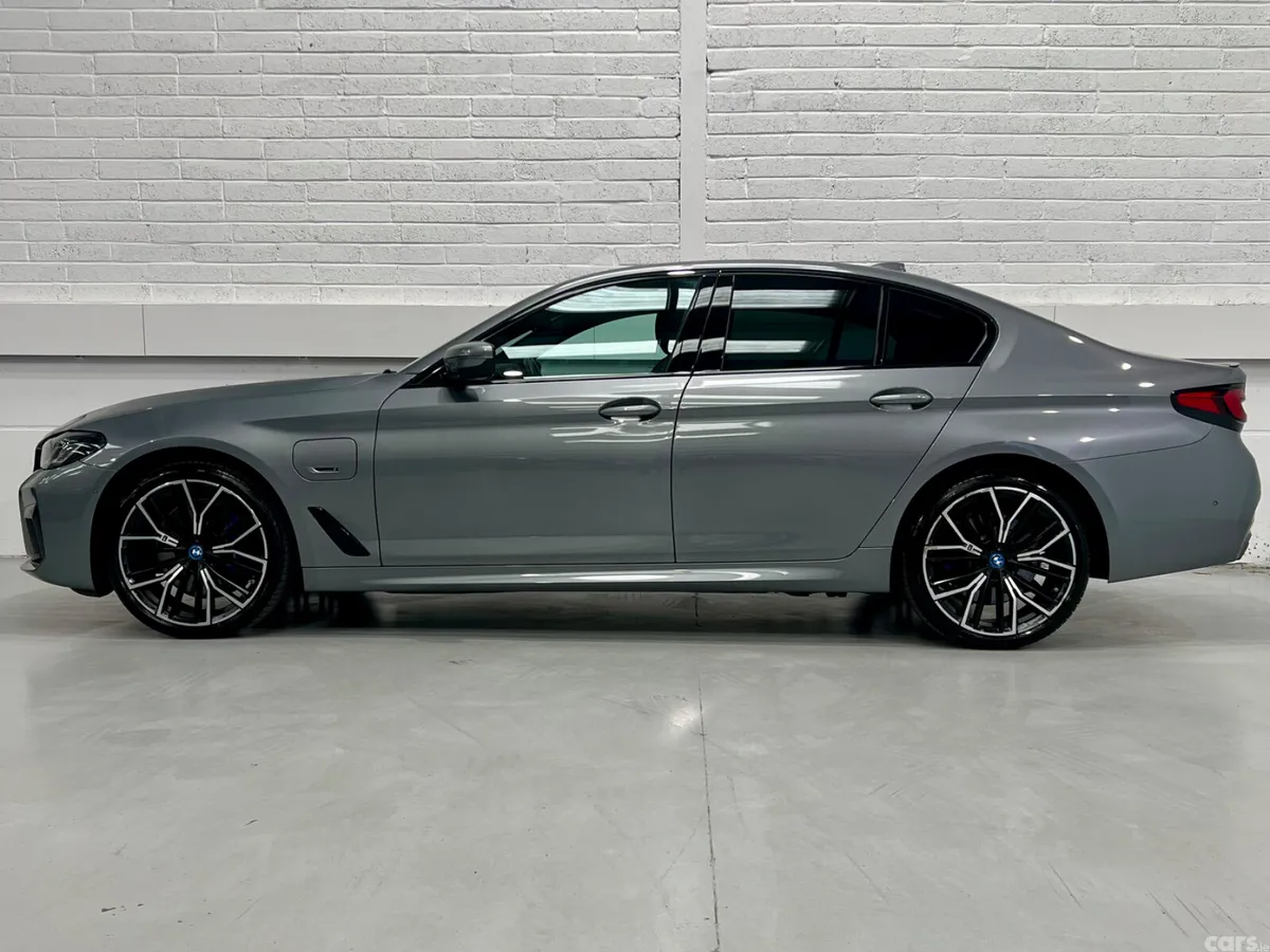 BMW 5-Series Saloon, Petrol Plug-in Hybrid, 2023, Grey