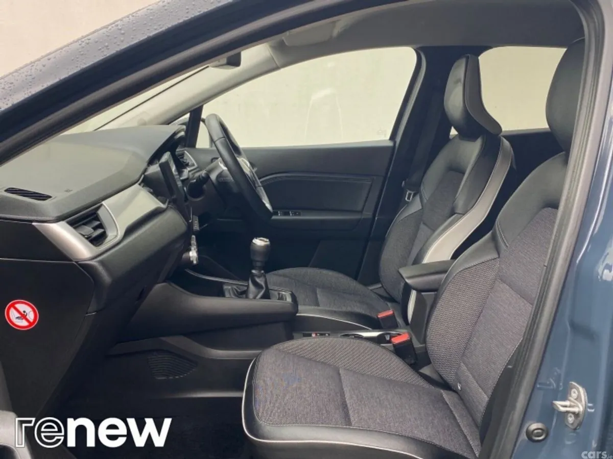 Renault Captur SUV, Petrol, 2023, Blue