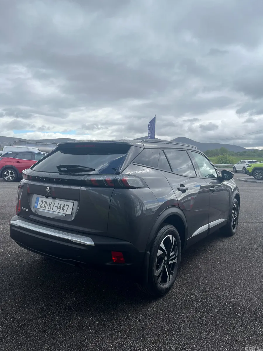 Peugeot 2008 MPV, Petrol, 2023, Grey