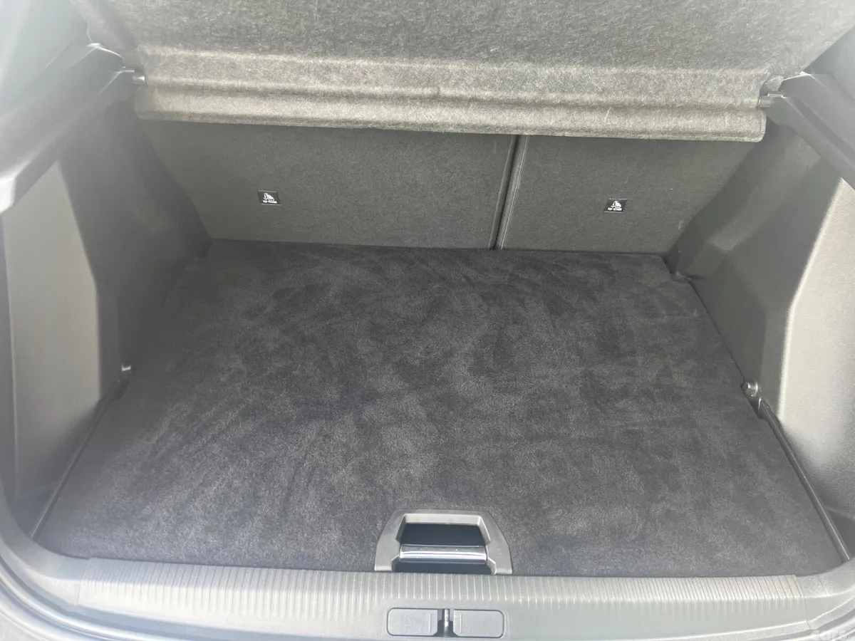 Peugeot 2008 MPV, Petrol, 2023, Grey