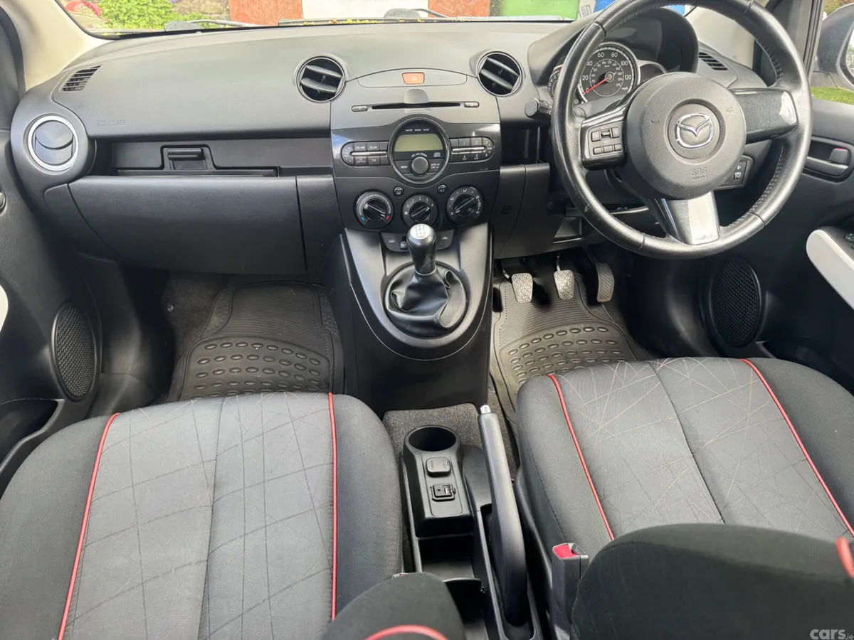 Mazda Mazda2 Hatchback, Petrol, 2015, White