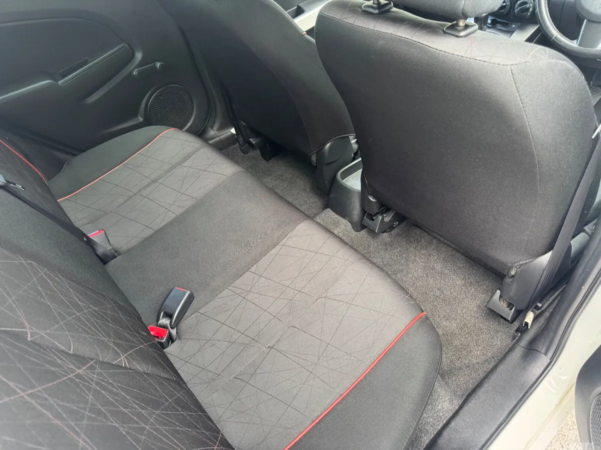 Mazda Mazda2 Hatchback, Petrol, 2015, White