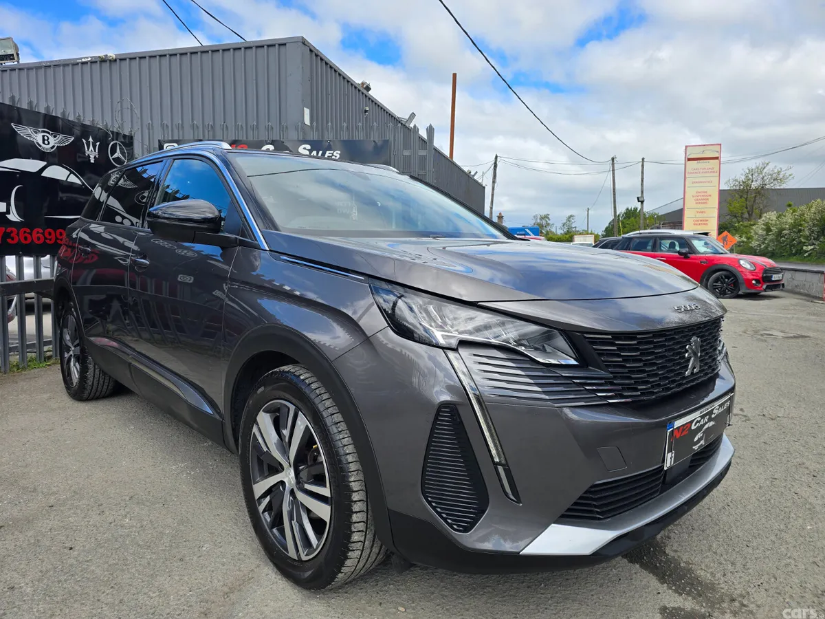 Peugeot 5008 MPV, Petrol, 2022, Grey